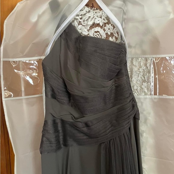 Vera Wang Dress - Picture 3 of 3